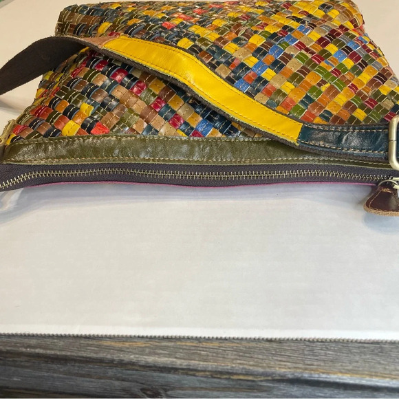 Amerileather Stella Slim Leather Crossbody/shoulder Bag/purse. Pre-owned - Picture 6 of 8